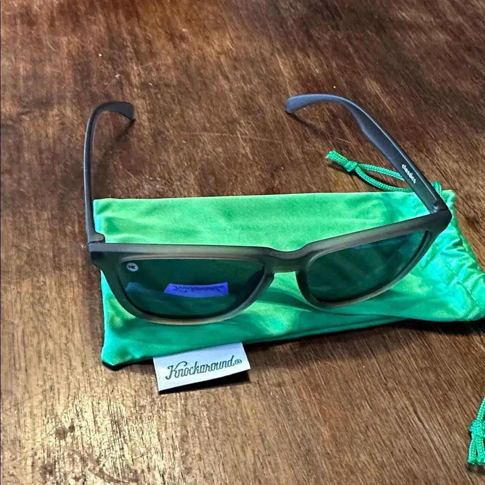 NWOT Knockaround Classics polarized sunglasses in Frosted Grey / Moonshine